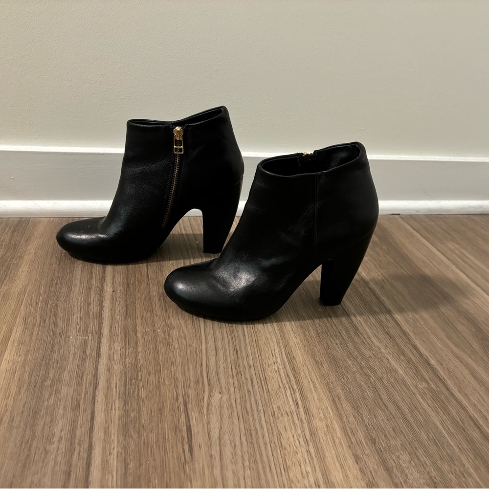 Steve Madden Panelope Black Leather Booties